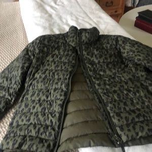 Lightweight puffer style coat